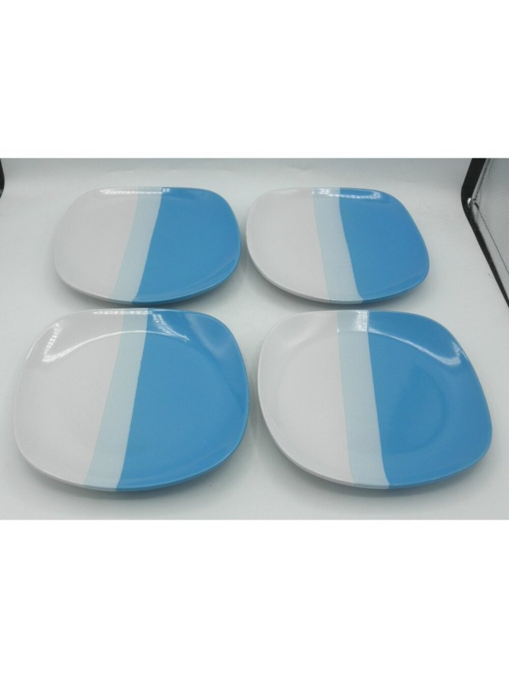 Surreal Hues Blue by Gibson 7-3/4 Inch Salad Plates Set of 4 Pattern: GIDSUHB